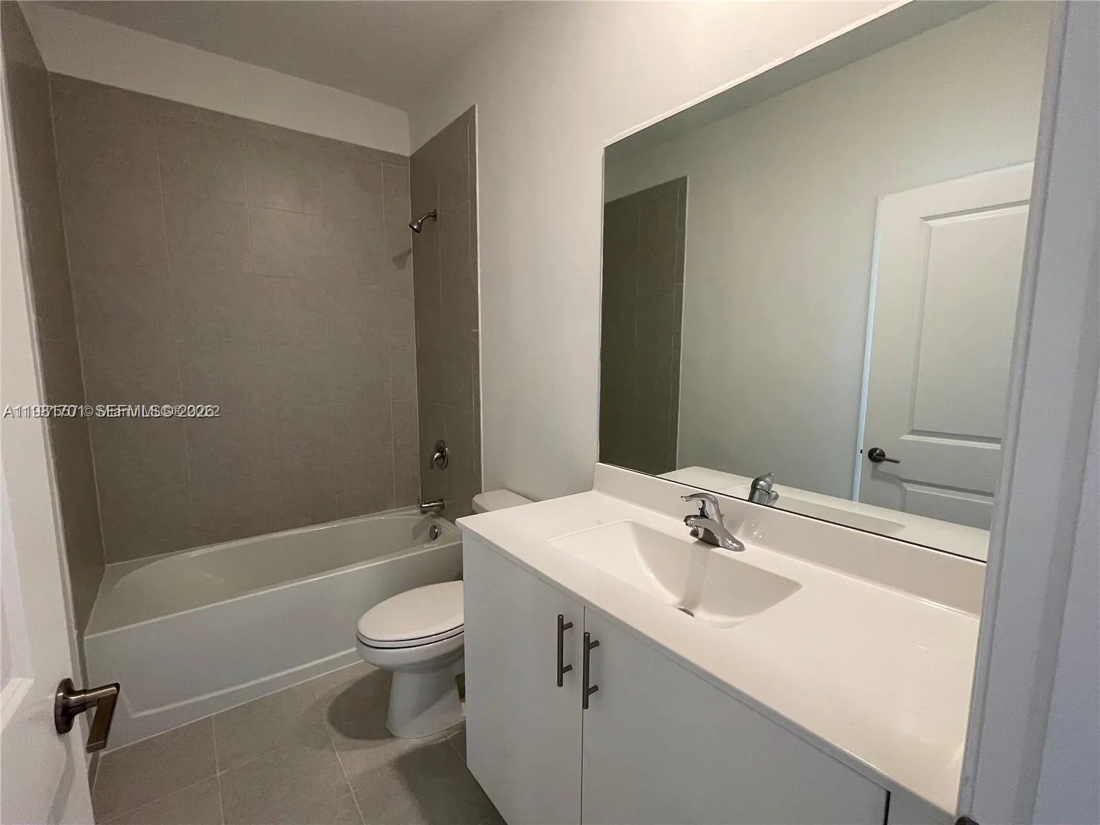 969 Ne 211th St 969, Miami, Florida 33179, Miami, Florida 33179, 3 Bedrooms Bedrooms, ,3 BathroomsBathrooms,Residential Lease,For Rent,969 Ne 211th St 969, Miami, Florida 33179,A11981701