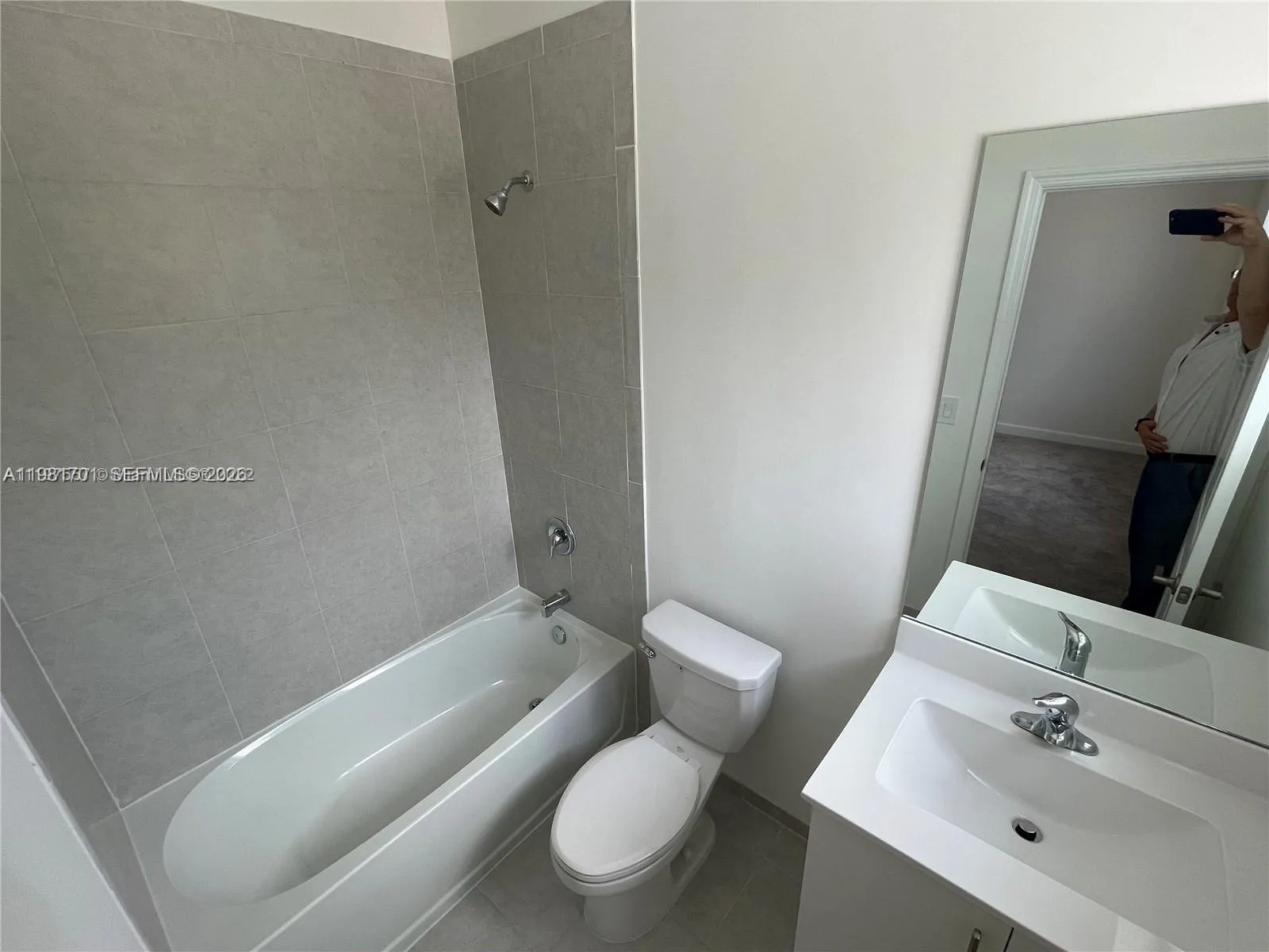 969 Ne 211th St 969, Miami, Florida 33179, Miami, Florida 33179, 3 Bedrooms Bedrooms, ,3 BathroomsBathrooms,Residential Lease,For Rent,969 Ne 211th St 969, Miami, Florida 33179,A11981701