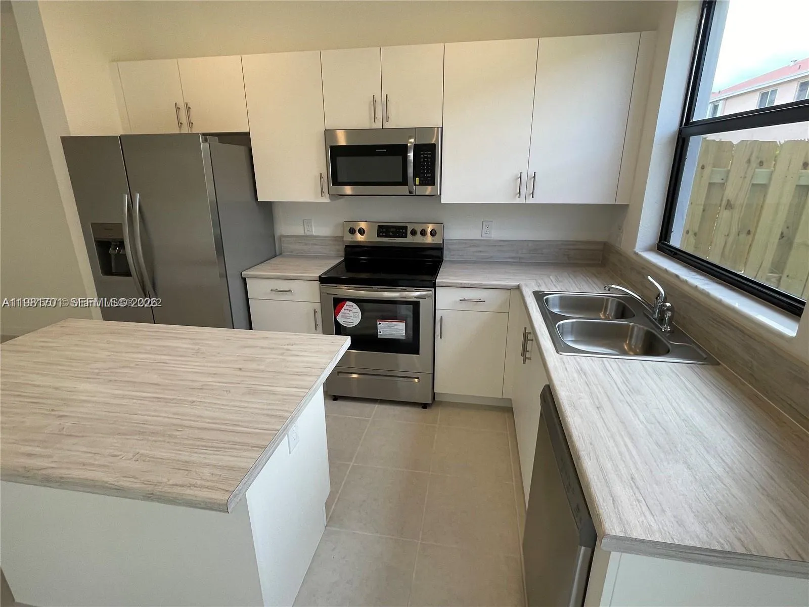 969 Ne 211th St 969, Miami, Florida 33179, Miami, Florida 33179, 3 Bedrooms Bedrooms, ,3 BathroomsBathrooms,Residential Lease,For Rent,969 Ne 211th St 969, Miami, Florida 33179,A11981701