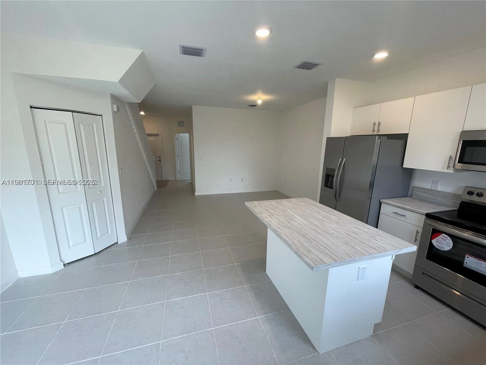 969 Ne 211th St 969, Miami, Florida 33179, Miami, Florida 33179, 3 Bedrooms Bedrooms, ,3 BathroomsBathrooms,Residential Lease,For Rent,969 Ne 211th St 969, Miami, Florida 33179,A11981701