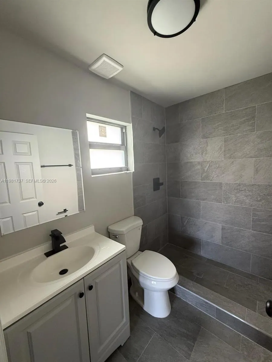 2810 Nw 9th Ct 1, Fort Lauderdale, Florida 33311, Fort Lauderdale, Florida 33311, 5 Bedrooms Bedrooms, ,2 BathroomsBathrooms,Residential Lease,For Rent,2810 Nw 9th Ct 1, Fort Lauderdale, Florida 33311,A11981737