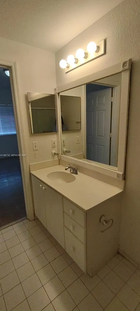 6940 Nw 179th St 303-7, Hialeah, Florida 33015, Hialeah, Florida 33015, 3 Bedrooms Bedrooms, ,2 BathroomsBathrooms,Residential Lease,For Rent,6940 Nw 179th St 303-7, Hialeah, Florida 33015,A11981743