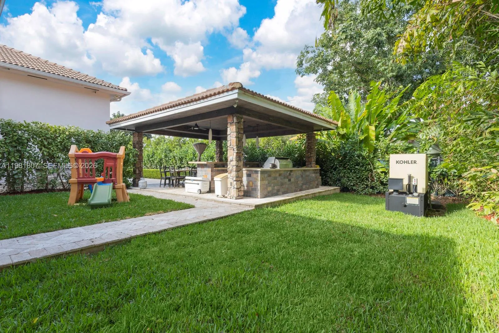 7140 Sw 70th Ave, Miami, Florida 33143, Miami, Florida 33143, 4 Bedrooms Bedrooms, ,4 BathroomsBathrooms,Residential,For Sale,7140 Sw 70th Ave, Miami, Florida 33143,A11981807