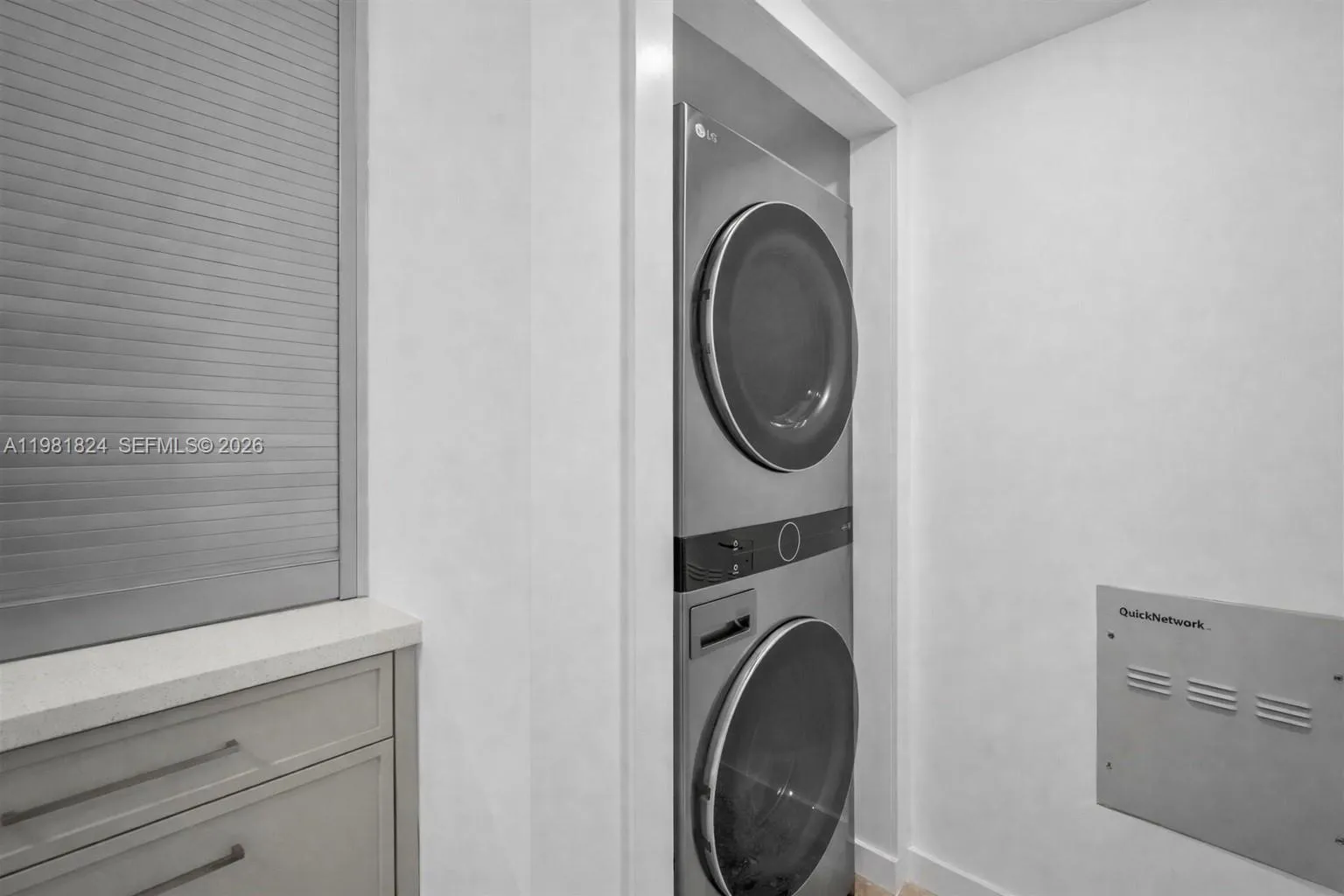 400 Alton Rd 407, Miami Beach, Florida 33139, Miami Beach, Florida 33139, 2 Bedrooms Bedrooms, ,2 BathroomsBathrooms,Residential Lease,For Rent,400 Alton Rd 407, Miami Beach, Florida 33139,A11981824