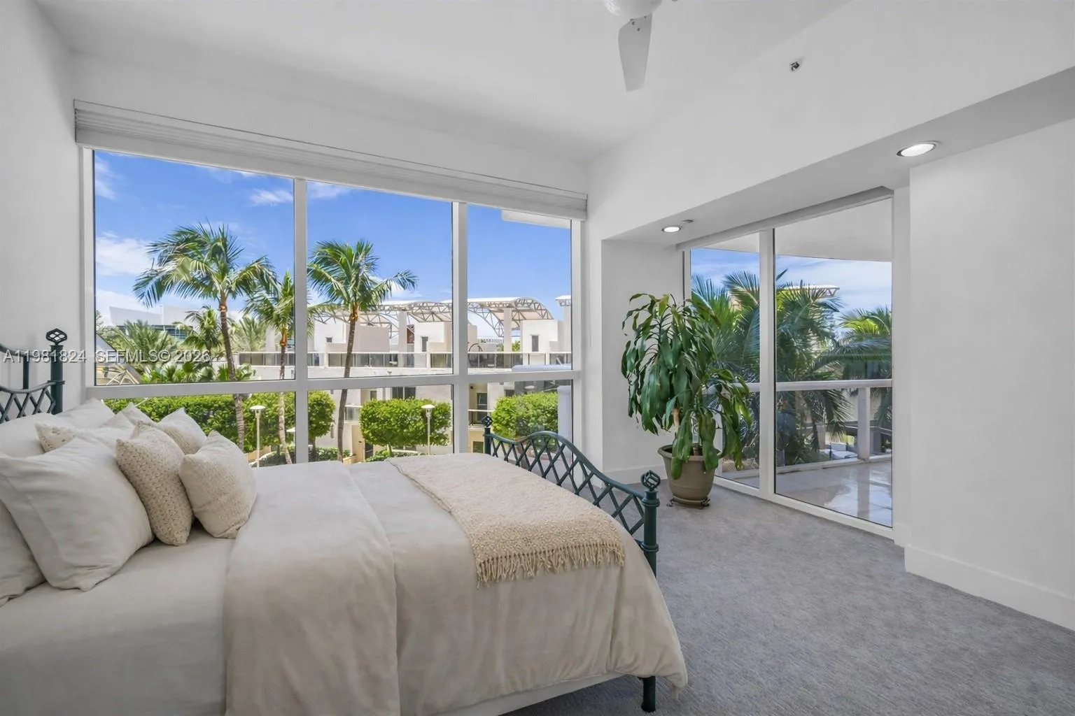 400 Alton Rd 407, Miami Beach, Florida 33139, Miami Beach, Florida 33139, 2 Bedrooms Bedrooms, ,2 BathroomsBathrooms,Residential Lease,For Rent,400 Alton Rd 407, Miami Beach, Florida 33139,A11981824