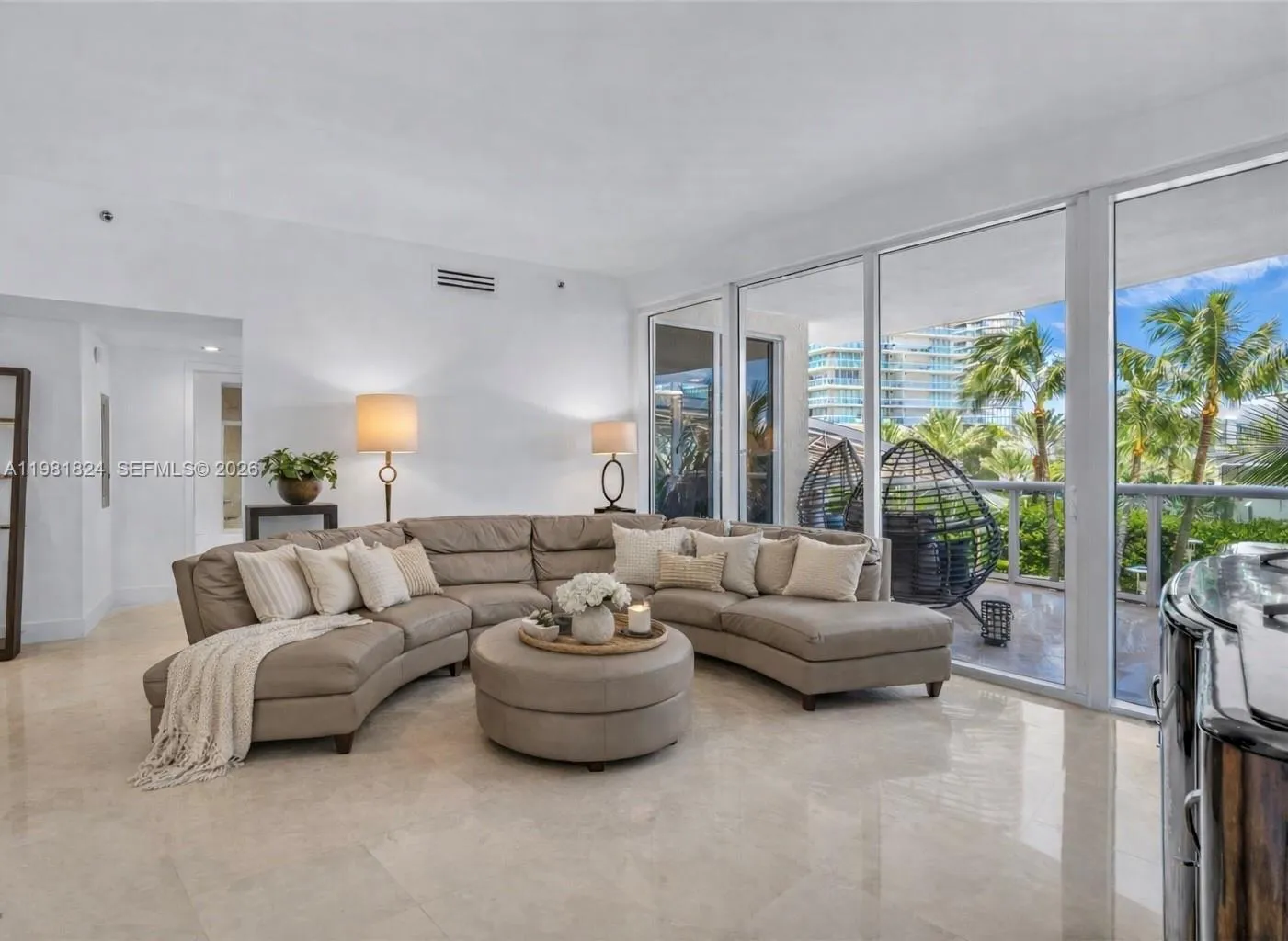 400 Alton Rd 407, Miami Beach, Florida 33139, Miami Beach, Florida 33139, 2 Bedrooms Bedrooms, ,2 BathroomsBathrooms,Residential Lease,For Rent,400 Alton Rd 407, Miami Beach, Florida 33139,A11981824