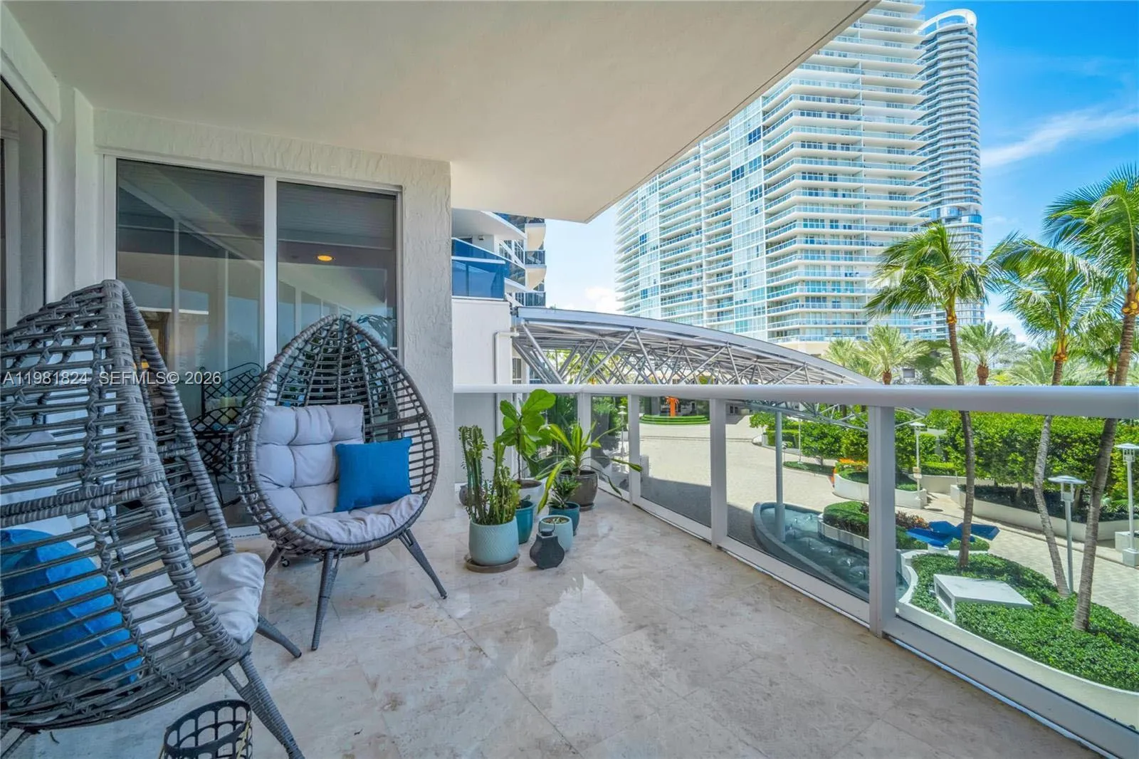 400 Alton Rd 407, Miami Beach, Florida 33139, Miami Beach, Florida 33139, 2 Bedrooms Bedrooms, ,2 BathroomsBathrooms,Residential Lease,For Rent,400 Alton Rd 407, Miami Beach, Florida 33139,A11981824