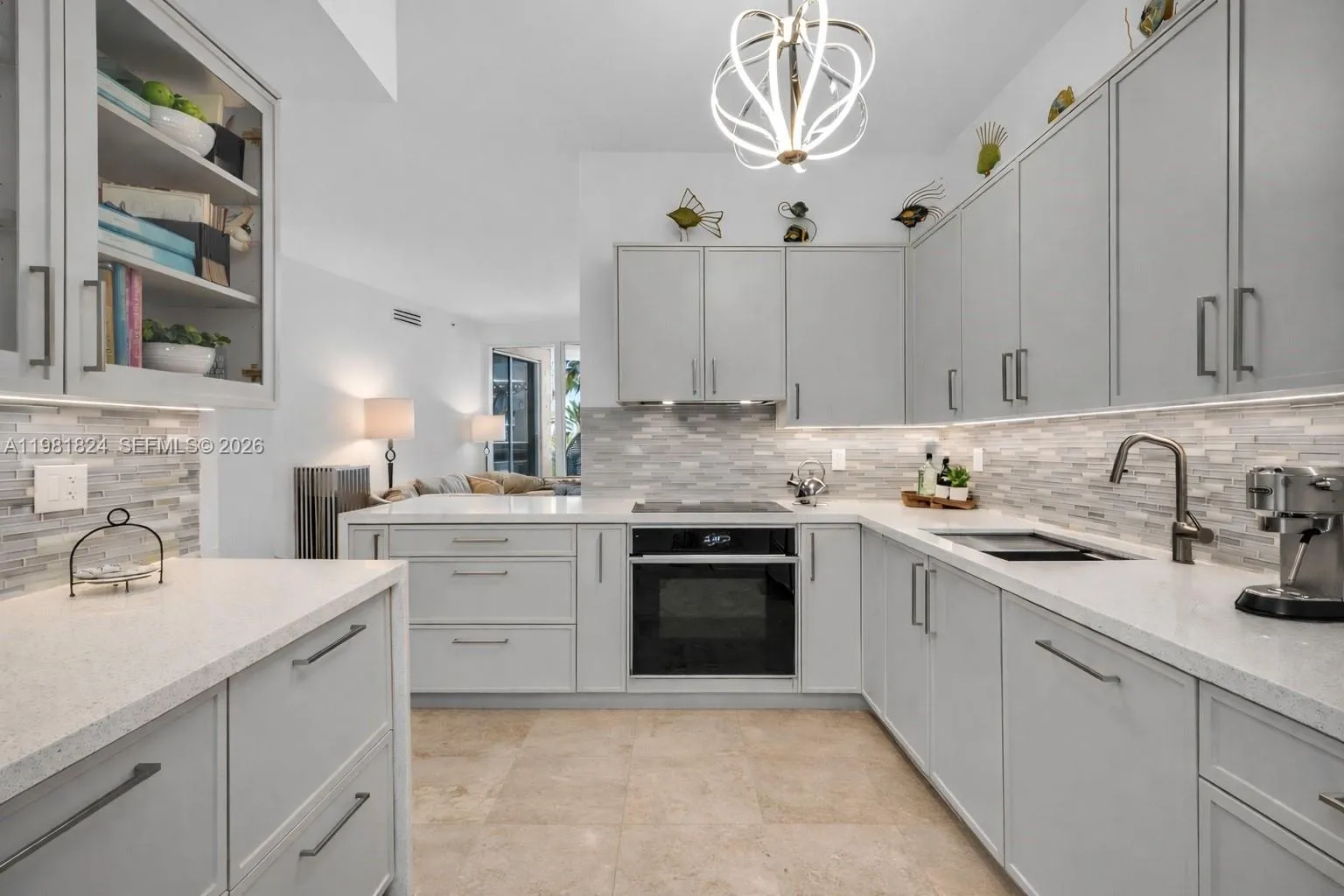 400 Alton Rd 407, Miami Beach, Florida 33139, Miami Beach, Florida 33139, 2 Bedrooms Bedrooms, ,2 BathroomsBathrooms,Residential Lease,For Rent,400 Alton Rd 407, Miami Beach, Florida 33139,A11981824