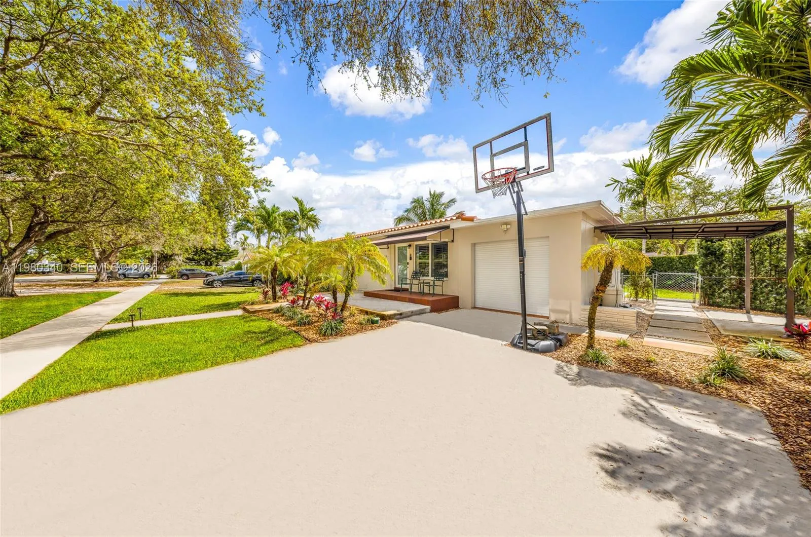 172 Bentley Dr, Miami Springs, Florida 33166, Miami Springs, Florida 33166, 4 Bedrooms Bedrooms, ,2 BathroomsBathrooms,Residential Lease,For Rent,172 Bentley Dr, Miami Springs, Florida 33166,A11980340