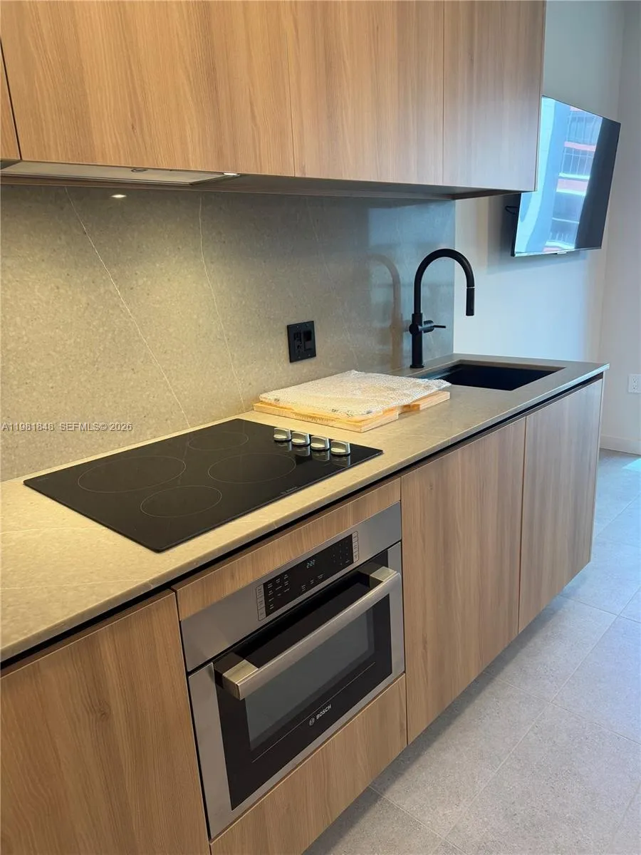 121 Ne 5th St 912a, Miami, Florida 33132, Miami, Florida 33132, ,1 BathroomBathrooms,Residential Lease,For Rent,121 Ne 5th St 912a, Miami, Florida 33132,A11981848