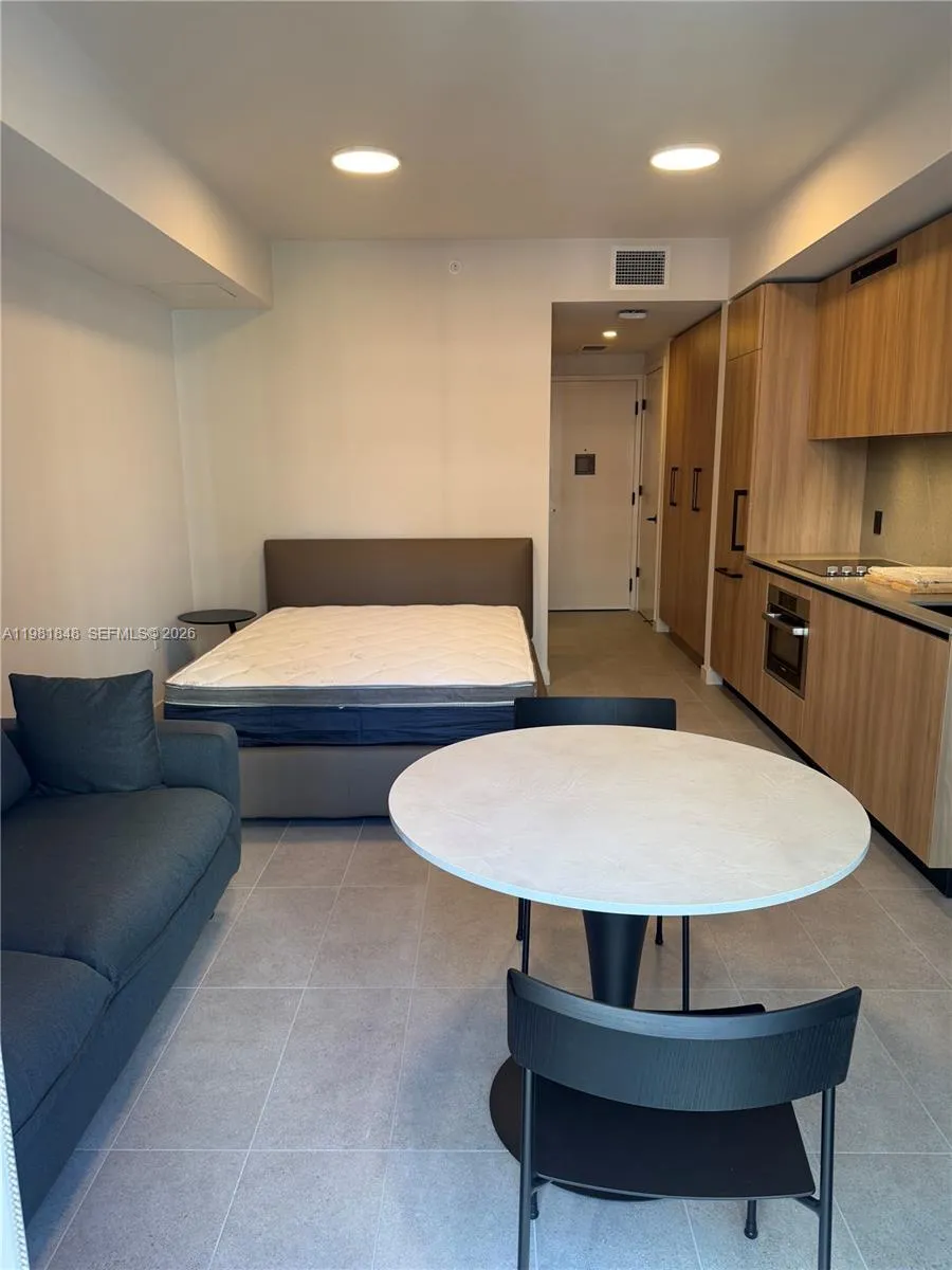 121 Ne 5th St 912a, Miami, Florida 33132, Miami, Florida 33132, ,1 BathroomBathrooms,Residential Lease,For Rent,121 Ne 5th St 912a, Miami, Florida 33132,A11981848