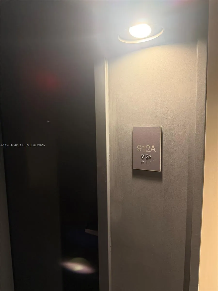 121 Ne 5th St 912a, Miami, Florida 33132, Miami, Florida 33132, ,1 BathroomBathrooms,Residential Lease,For Rent,121 Ne 5th St 912a, Miami, Florida 33132,A11981848