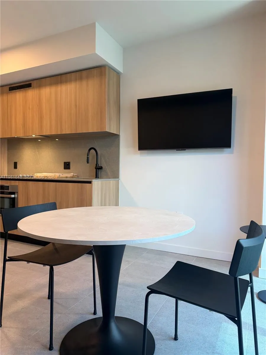 121 Ne 5th St 912a, Miami, Florida 33132, Miami, Florida 33132, ,1 BathroomBathrooms,Residential Lease,For Rent,121 Ne 5th St 912a, Miami, Florida 33132,A11981848