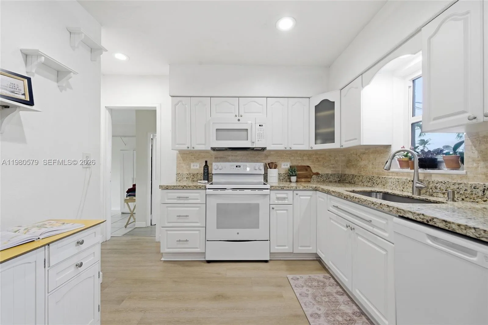 6215 Sw 20th St, Miramar, Florida 33023, Miramar, Florida 33023, 3 Bedrooms Bedrooms, ,2 BathroomsBathrooms,Residential,For Sale,6215 Sw 20th St, Miramar, Florida 33023,A11980579
