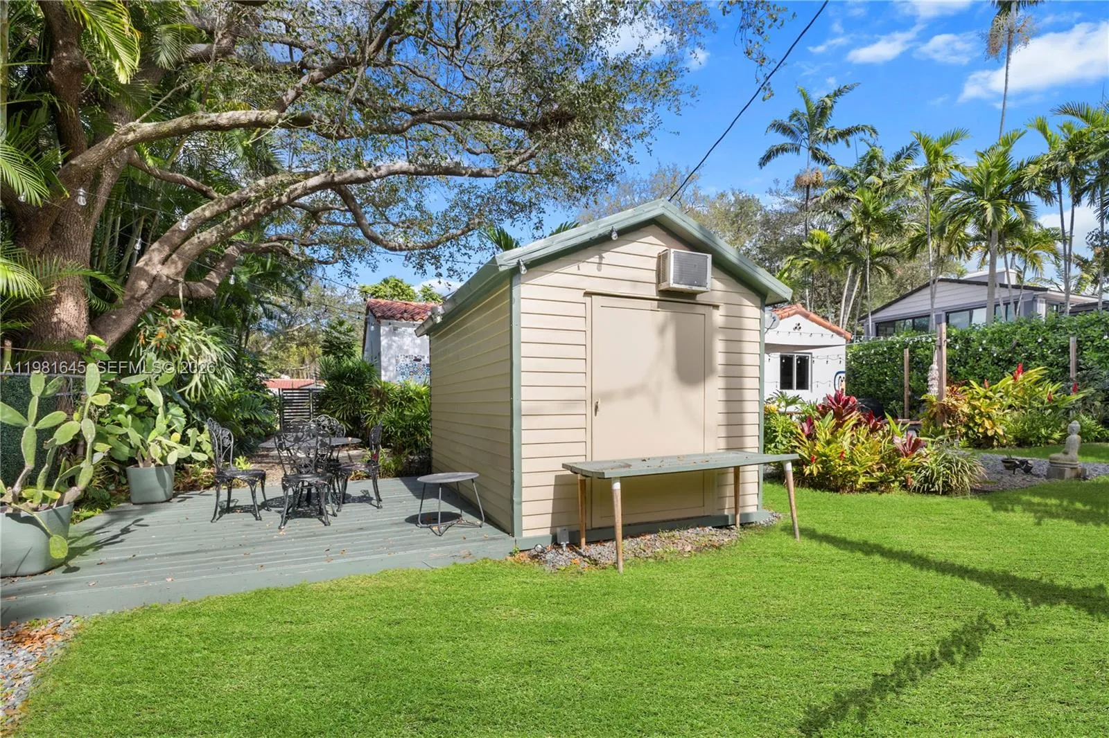 Detached shed that can be used as a private office, studio, or flexible extra space