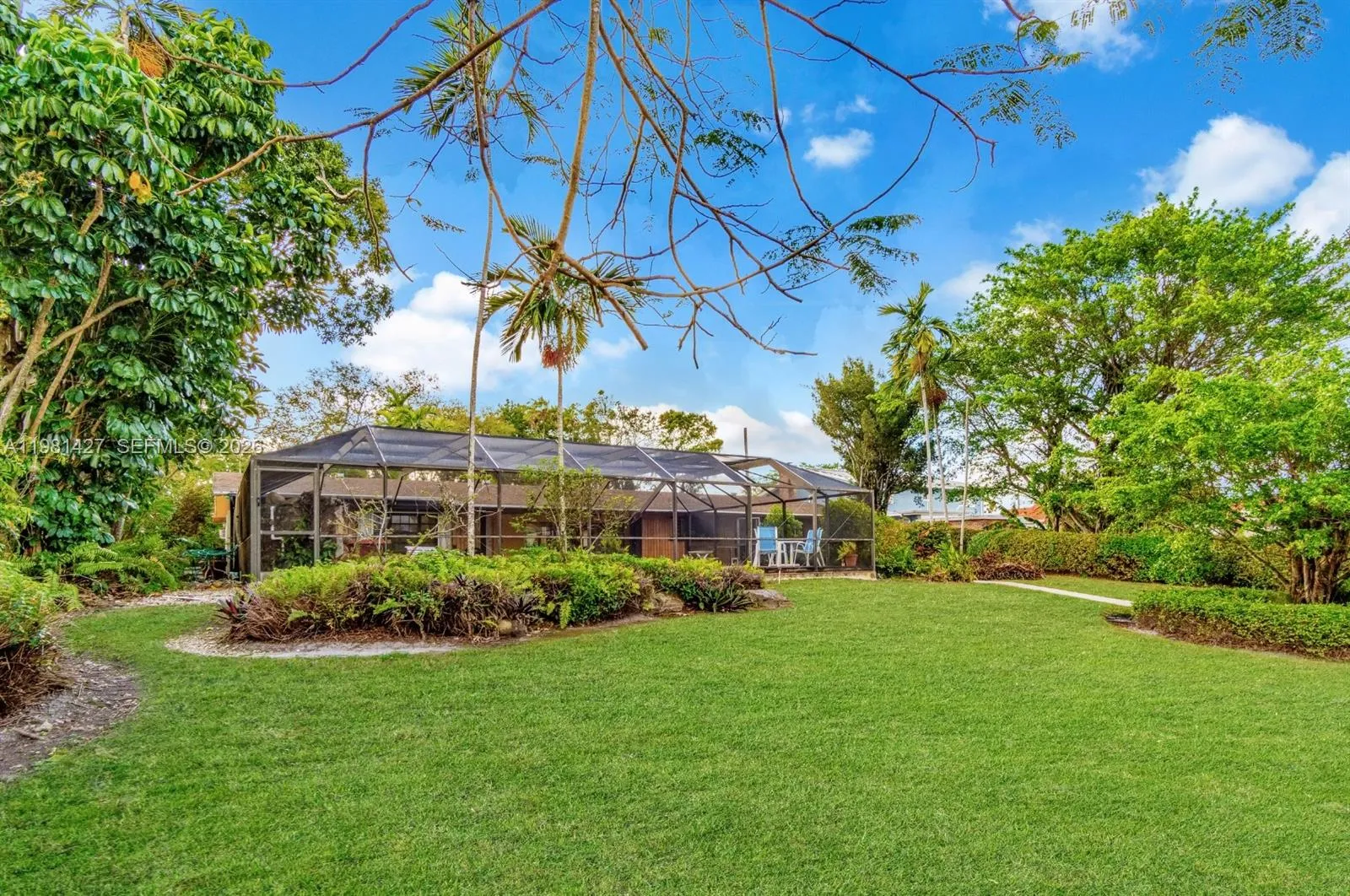 4725 Sw 89th Ave, Miami, Florida 33165, Miami, Florida 33165, 4 Bedrooms Bedrooms, ,2 BathroomsBathrooms,Residential,For Sale,4725 Sw 89th Ave, Miami, Florida 33165,A11981427