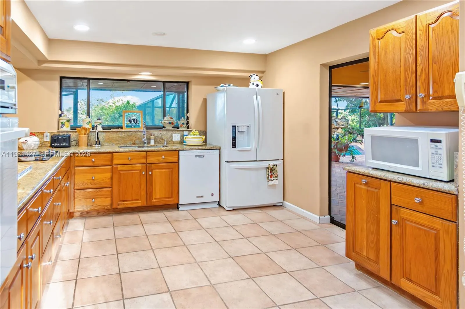 4725 Sw 89th Ave, Miami, Florida 33165, Miami, Florida 33165, 4 Bedrooms Bedrooms, ,2 BathroomsBathrooms,Residential,For Sale,4725 Sw 89th Ave, Miami, Florida 33165,A11981427