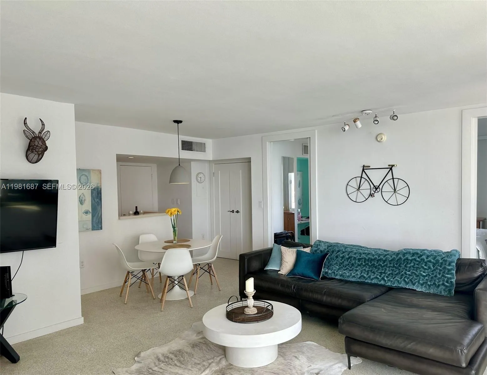 1000 West Ave 729, Miami Beach, Florida 33139, Miami Beach, Florida 33139, 1 Bedroom Bedrooms, ,1 BathroomBathrooms,Residential Lease,For Rent,1000 West Ave 729, Miami Beach, Florida 33139,A11981687