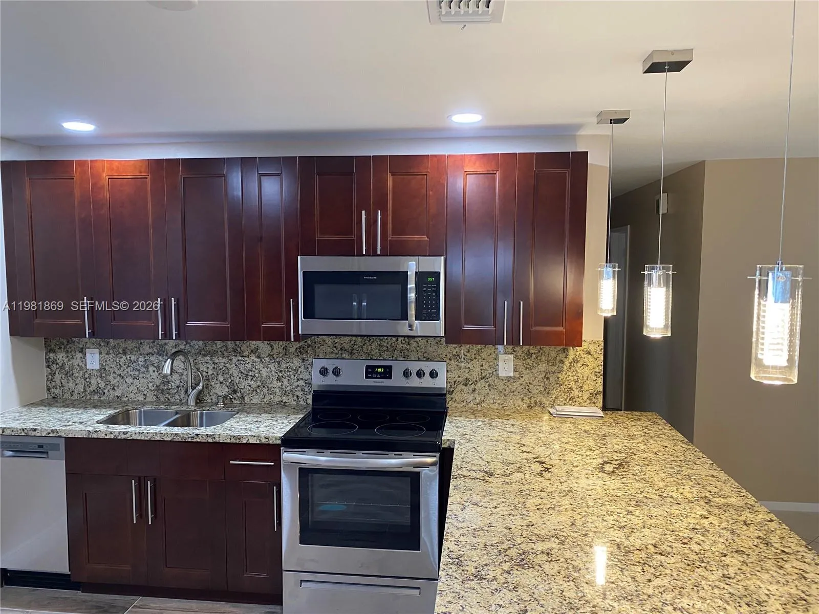 2421 Sw 6th St, Fort Lauderdale, Florida 33312, Fort Lauderdale, Florida 33312, 3 Bedrooms Bedrooms, ,2 BathroomsBathrooms,Residential Lease,For Rent,2421 Sw 6th St, Fort Lauderdale, Florida 33312,A11981869