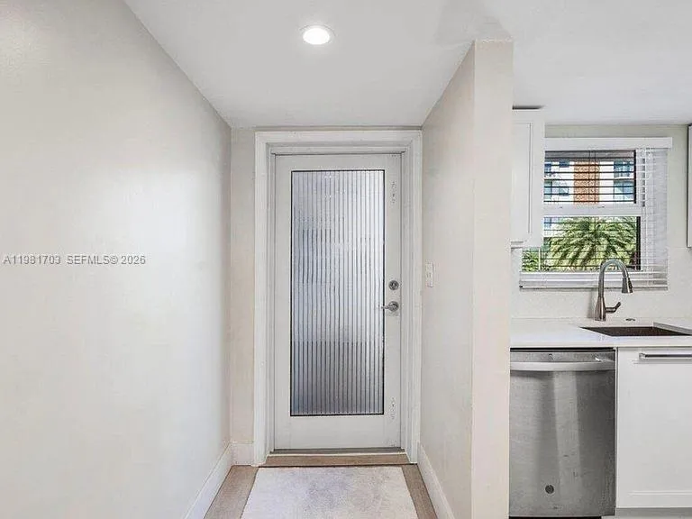 40 Isle Of Venice Dr 6, Fort Lauderdale, Florida 3, Fort Lauderdale, Florida 33301, 2 Bedrooms Bedrooms, ,1 BathroomBathrooms,Residential,For Sale,40 Isle Of Venice Dr 6, Fort Lauderdale, Florida 3,A11981703