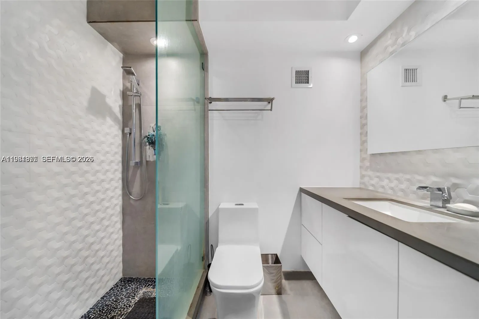 1200 West Ave 414, Miami Beach, Florida 33139, Miami Beach, Florida 33139, ,1 BathroomBathrooms,Residential Lease,For Rent,1200 West Ave 414, Miami Beach, Florida 33139,A11981875