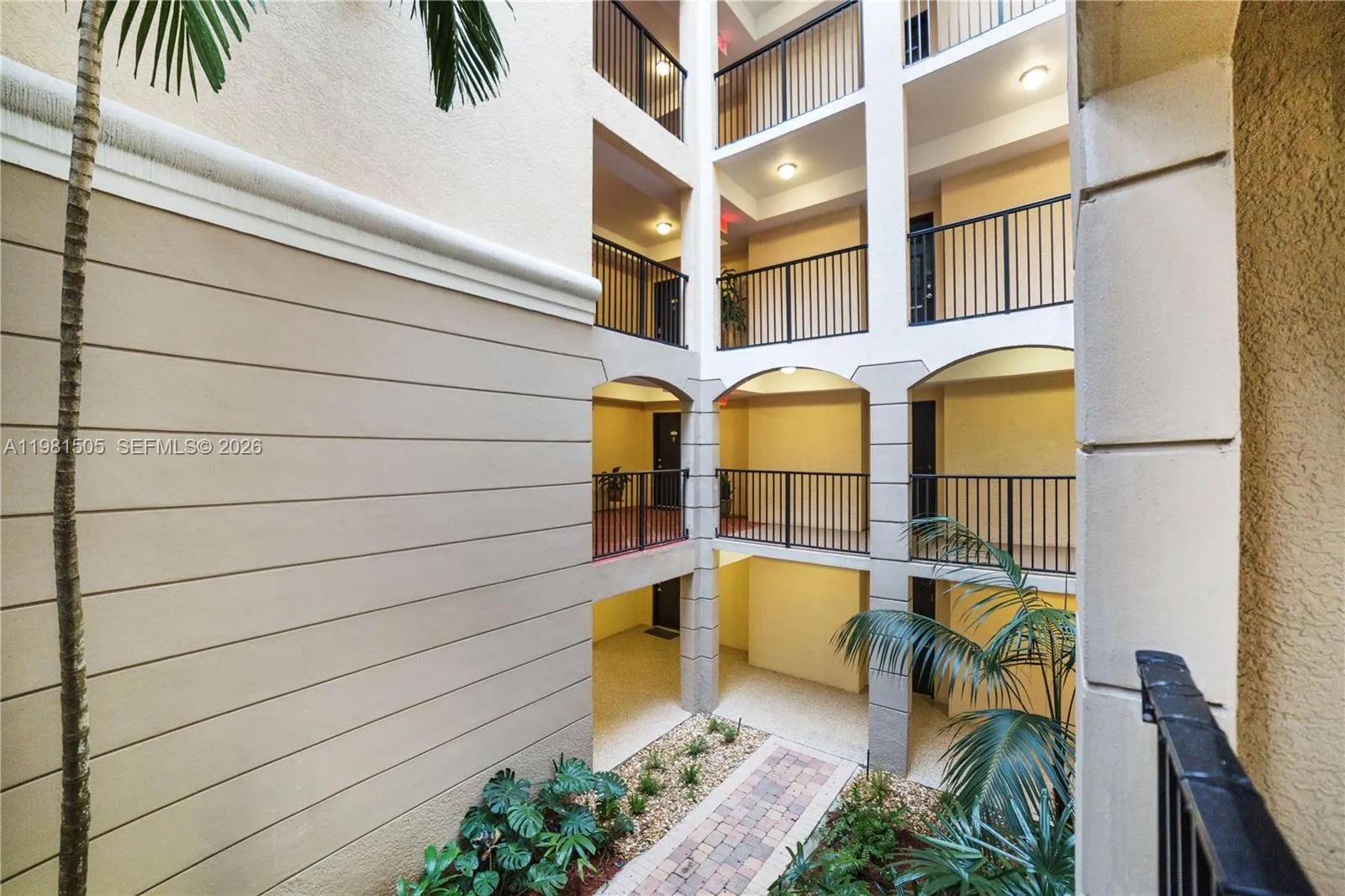 17145 N Bay Rd 4203, Sunny Isles Beach, Florida 33, Sunny Isles Beach, Florida 33160, 1 Bedroom Bedrooms, ,1 BathroomBathrooms,Residential Lease,For Rent,17145 N Bay Rd 4203, Sunny Isles Beach, Florida 33,A11981505