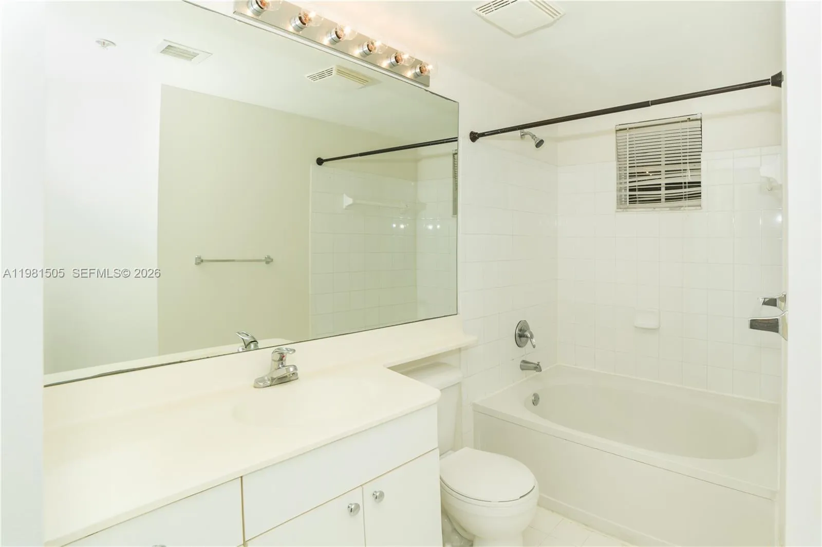17145 N Bay Rd 4203, Sunny Isles Beach, Florida 33, Sunny Isles Beach, Florida 33160, 1 Bedroom Bedrooms, ,1 BathroomBathrooms,Residential Lease,For Rent,17145 N Bay Rd 4203, Sunny Isles Beach, Florida 33,A11981505