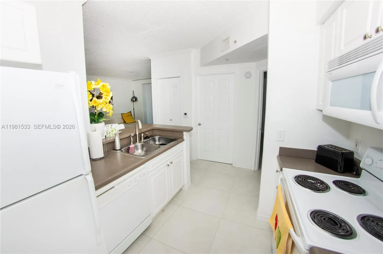 17145 N Bay Rd 4402, Sunny Isles Beach, Florida 33, Sunny Isles Beach, Florida 33160, 1 Bedroom Bedrooms, ,1 BathroomBathrooms,Residential Lease,For Rent,17145 N Bay Rd 4402, Sunny Isles Beach, Florida 33,A11981533