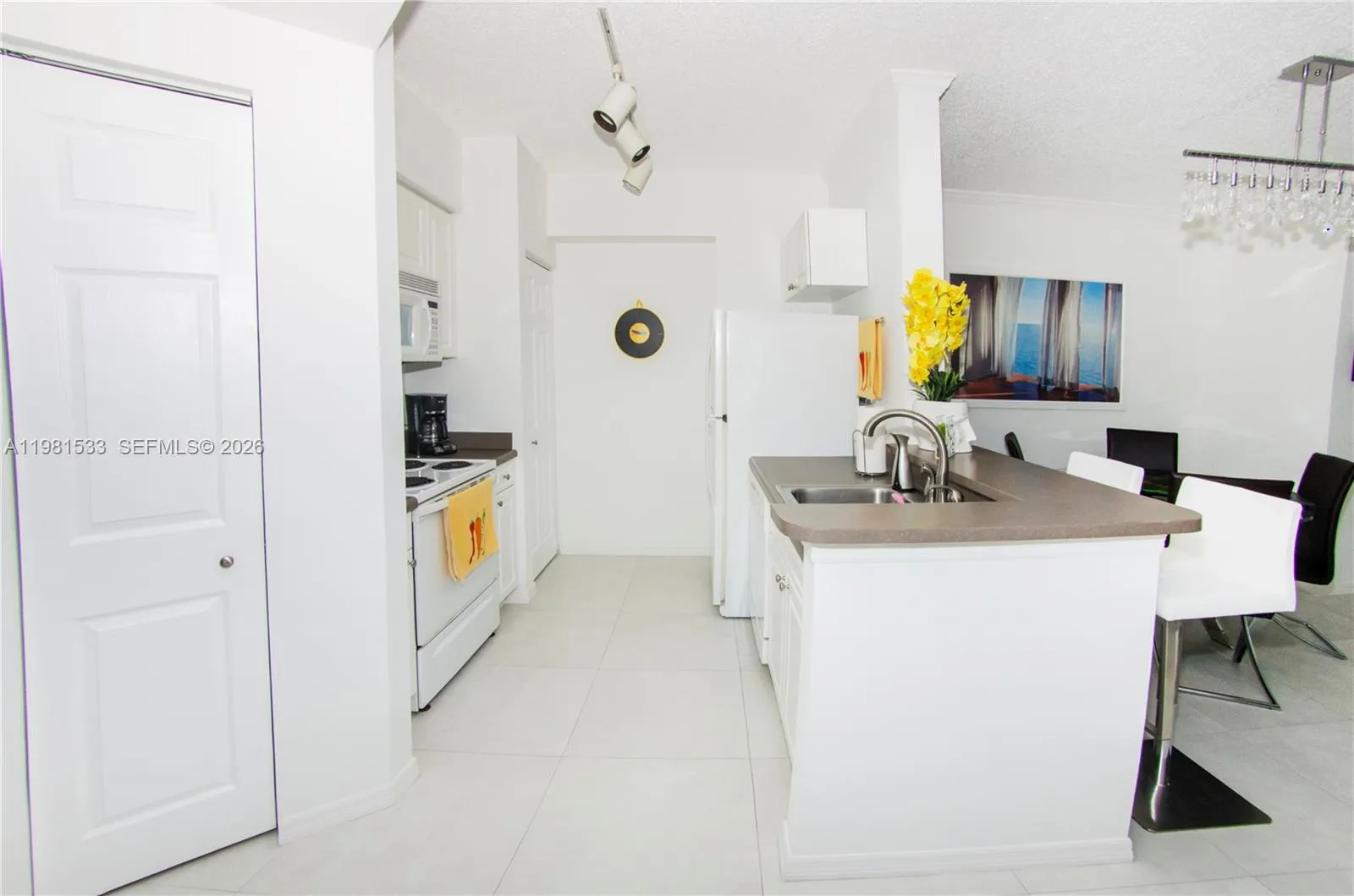 17145 N Bay Rd 4402, Sunny Isles Beach, Florida 33, Sunny Isles Beach, Florida 33160, 1 Bedroom Bedrooms, ,1 BathroomBathrooms,Residential Lease,For Rent,17145 N Bay Rd 4402, Sunny Isles Beach, Florida 33,A11981533