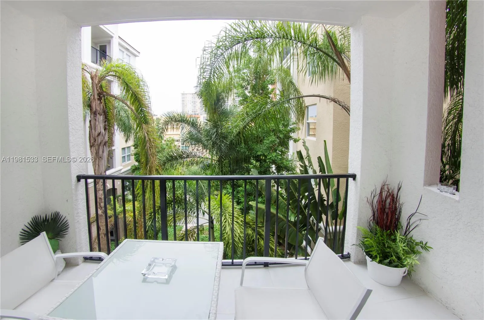 17145 N Bay Rd 4402, Sunny Isles Beach, Florida 33, Sunny Isles Beach, Florida 33160, 1 Bedroom Bedrooms, ,1 BathroomBathrooms,Residential Lease,For Rent,17145 N Bay Rd 4402, Sunny Isles Beach, Florida 33,A11981533