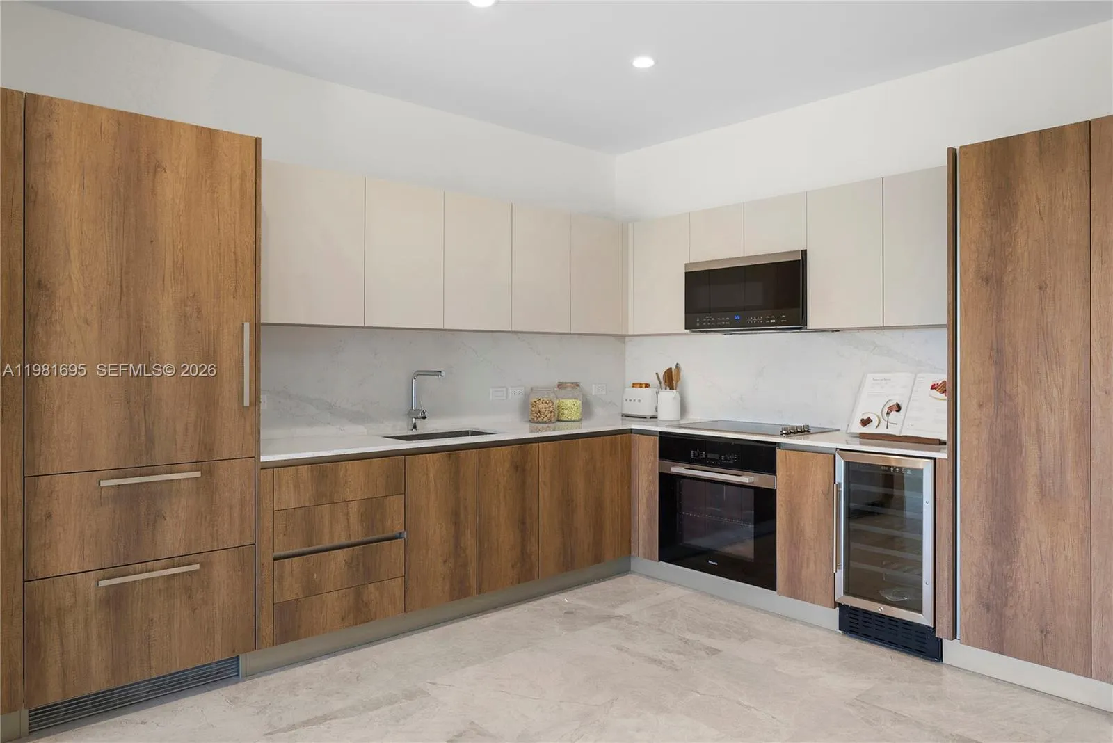 701 Valencia Ave 503, Coral Gables, Florida 33134, Coral Gables, Florida 33134, 2 Bedrooms Bedrooms, ,2 BathroomsBathrooms,Residential Lease,For Rent,701 Valencia Ave 503, Coral Gables, Florida 33134,A11981695