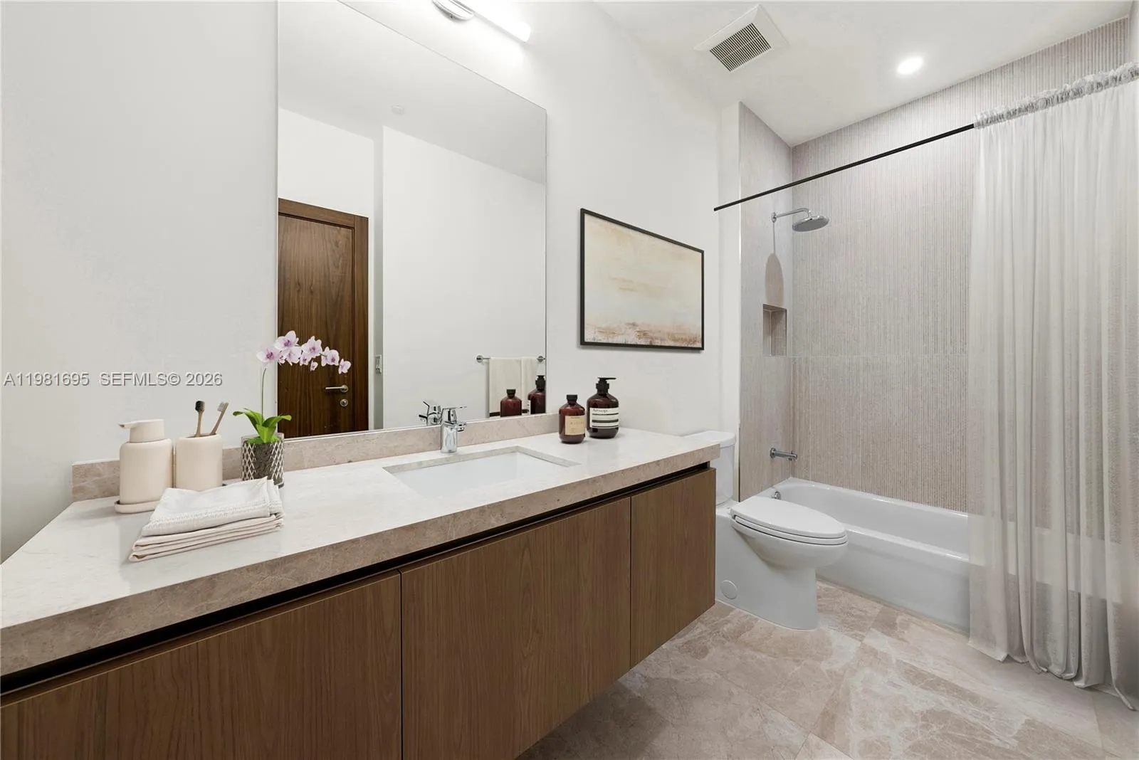 701 Valencia Ave 503, Coral Gables, Florida 33134, Coral Gables, Florida 33134, 2 Bedrooms Bedrooms, ,2 BathroomsBathrooms,Residential Lease,For Rent,701 Valencia Ave 503, Coral Gables, Florida 33134,A11981695