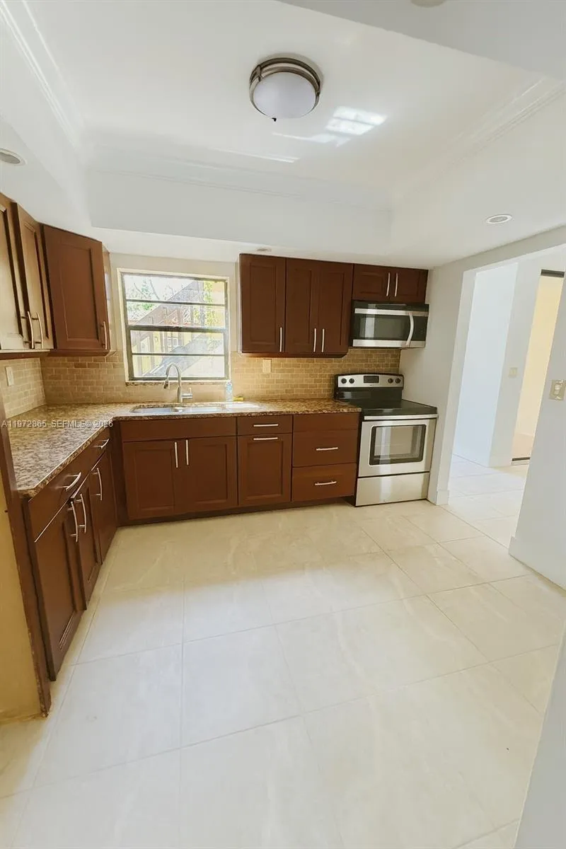 800 Ne 199th St 105d, Miami, Florida 33179, Miami, Florida 33179, 2 Bedrooms Bedrooms, ,2 BathroomsBathrooms,Residential Lease,For Rent,800 Ne 199th St 105d, Miami, Florida 33179,A11972865