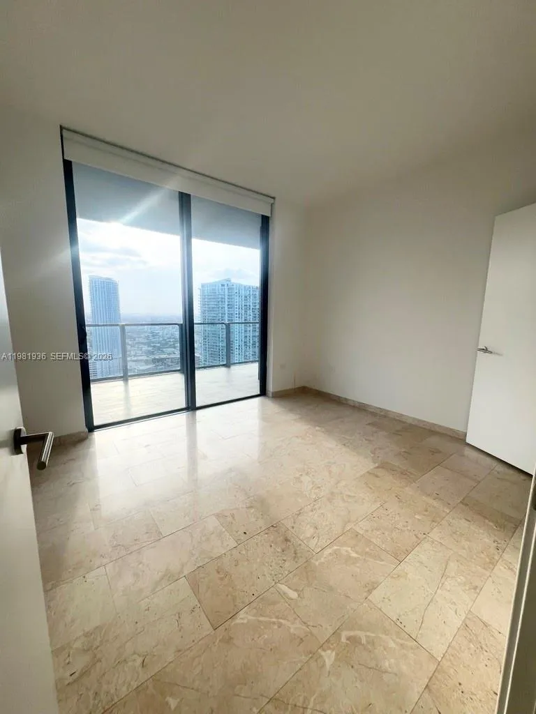68 Se 6 3510, Miami, Florida 33131, Miami, Florida 33131, 2 Bedrooms Bedrooms, ,2 BathroomsBathrooms,Residential Lease,For Rent,68 Se 6 3510, Miami, Florida 33131,A11981936
