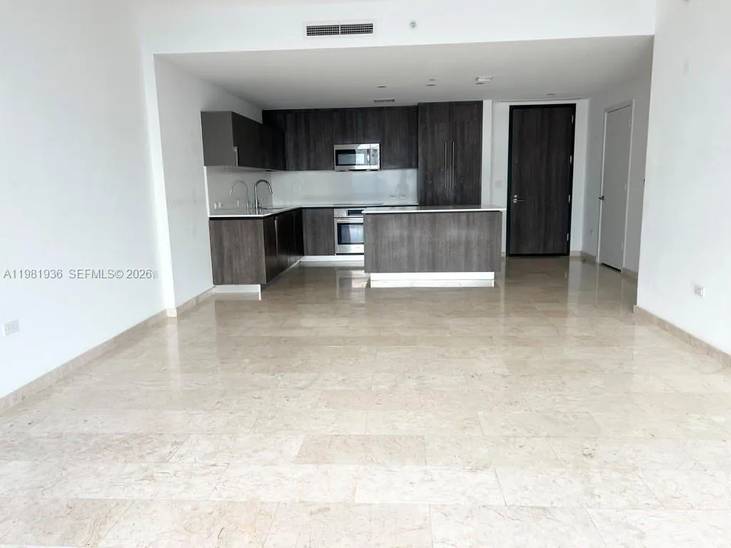 68 Se 6 3510, Miami, Florida 33131, Miami, Florida 33131, 2 Bedrooms Bedrooms, ,2 BathroomsBathrooms,Residential Lease,For Rent,68 Se 6 3510, Miami, Florida 33131,A11981936