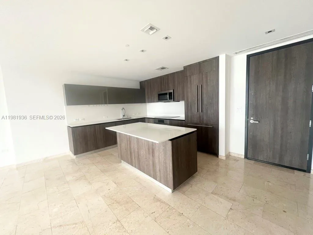 68 Se 6 3510, Miami, Florida 33131, Miami, Florida 33131, 2 Bedrooms Bedrooms, ,2 BathroomsBathrooms,Residential Lease,For Rent,68 Se 6 3510, Miami, Florida 33131,A11981936
