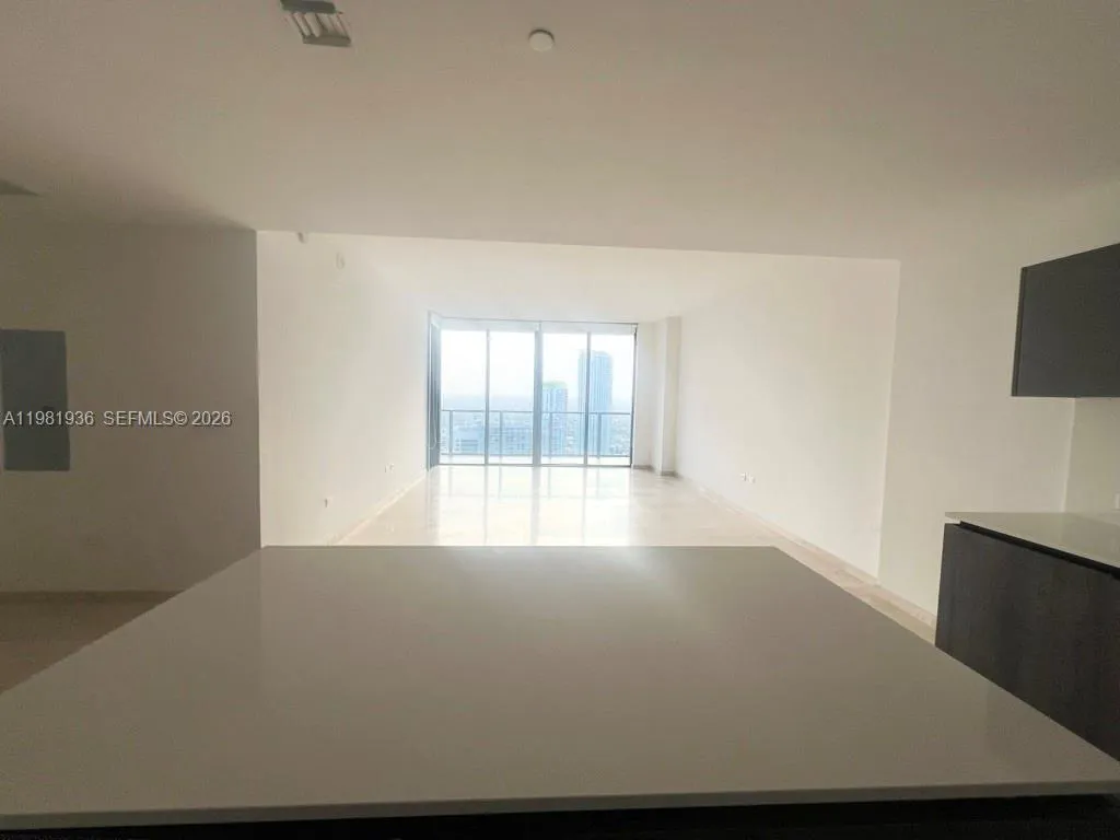 68 Se 6 3510, Miami, Florida 33131, Miami, Florida 33131, 2 Bedrooms Bedrooms, ,2 BathroomsBathrooms,Residential Lease,For Rent,68 Se 6 3510, Miami, Florida 33131,A11981936