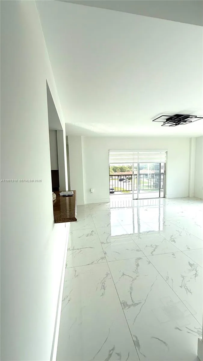 4174 Inverrary Dr 402, Lauderhill, Florida 33319, Lauderhill, Florida 33319, 2 Bedrooms Bedrooms, ,2 BathroomsBathrooms,Residential Lease,For Rent,4174 Inverrary Dr 402, Lauderhill, Florida 33319,A11981318