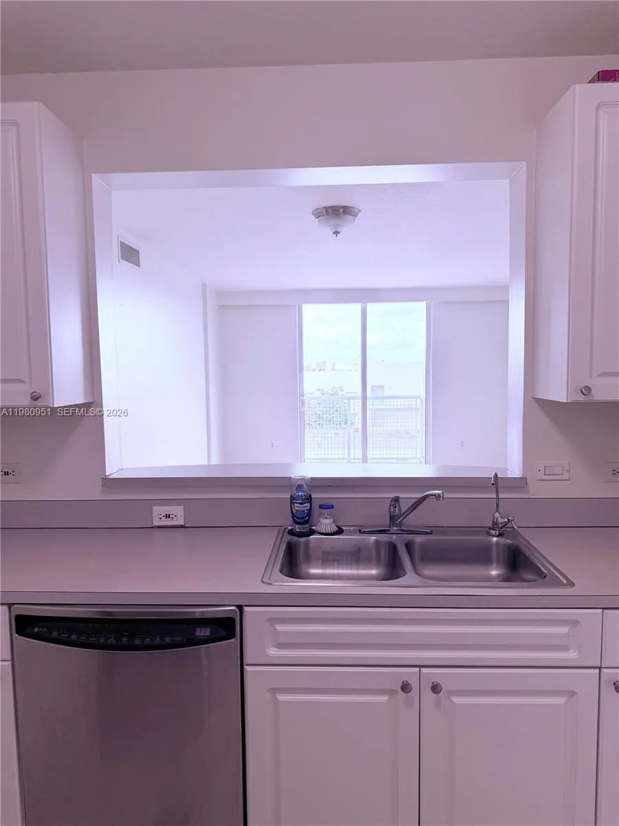 900 Sw 8th St 604, Miami, Florida 33130, Miami, Florida 33130, 2 Bedrooms Bedrooms, ,2 BathroomsBathrooms,Residential Lease,For Rent,900 Sw 8th St 604, Miami, Florida 33130,A11980951
