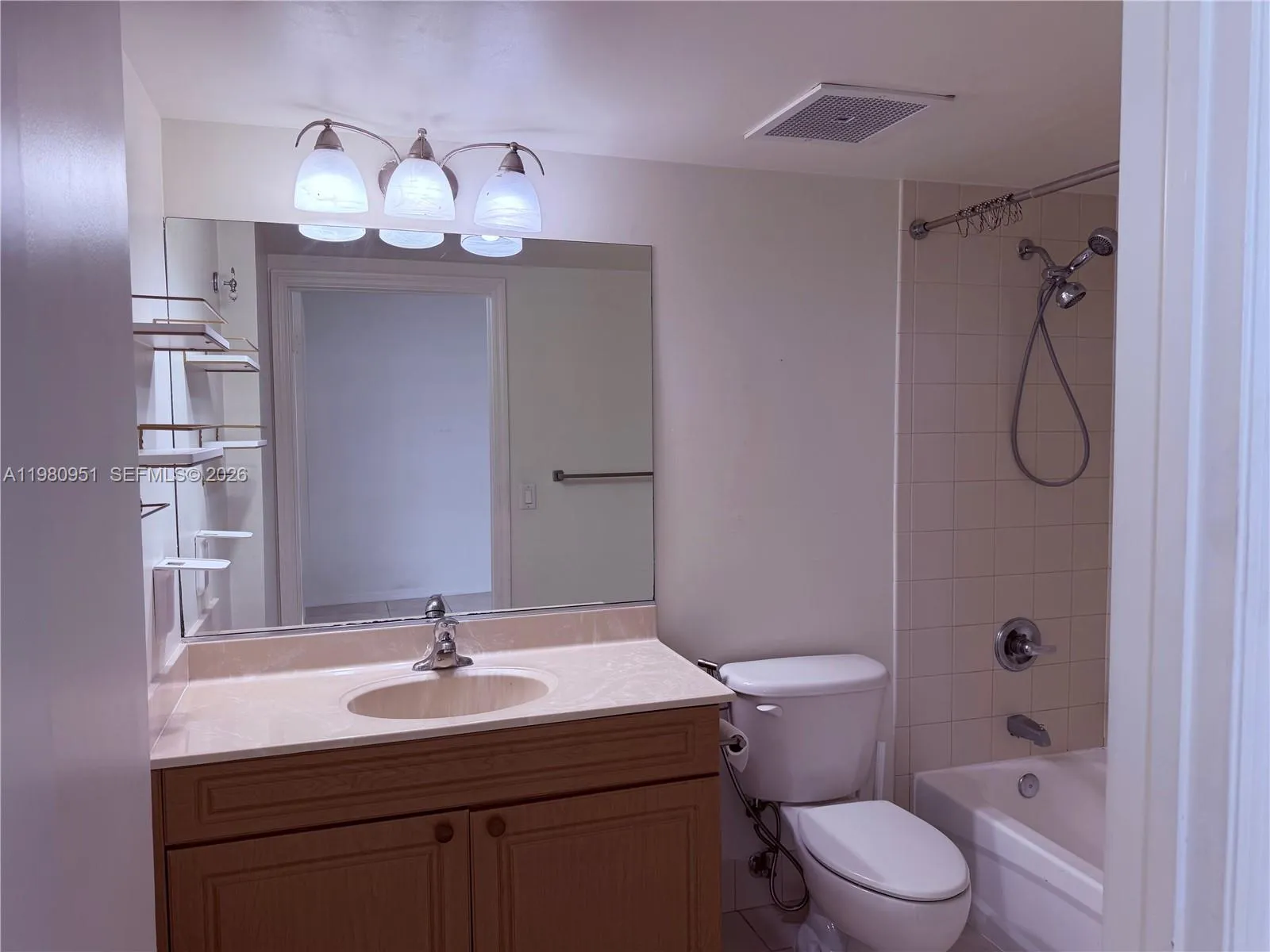 900 Sw 8th St 604, Miami, Florida 33130, Miami, Florida 33130, 2 Bedrooms Bedrooms, ,2 BathroomsBathrooms,Residential Lease,For Rent,900 Sw 8th St 604, Miami, Florida 33130,A11980951