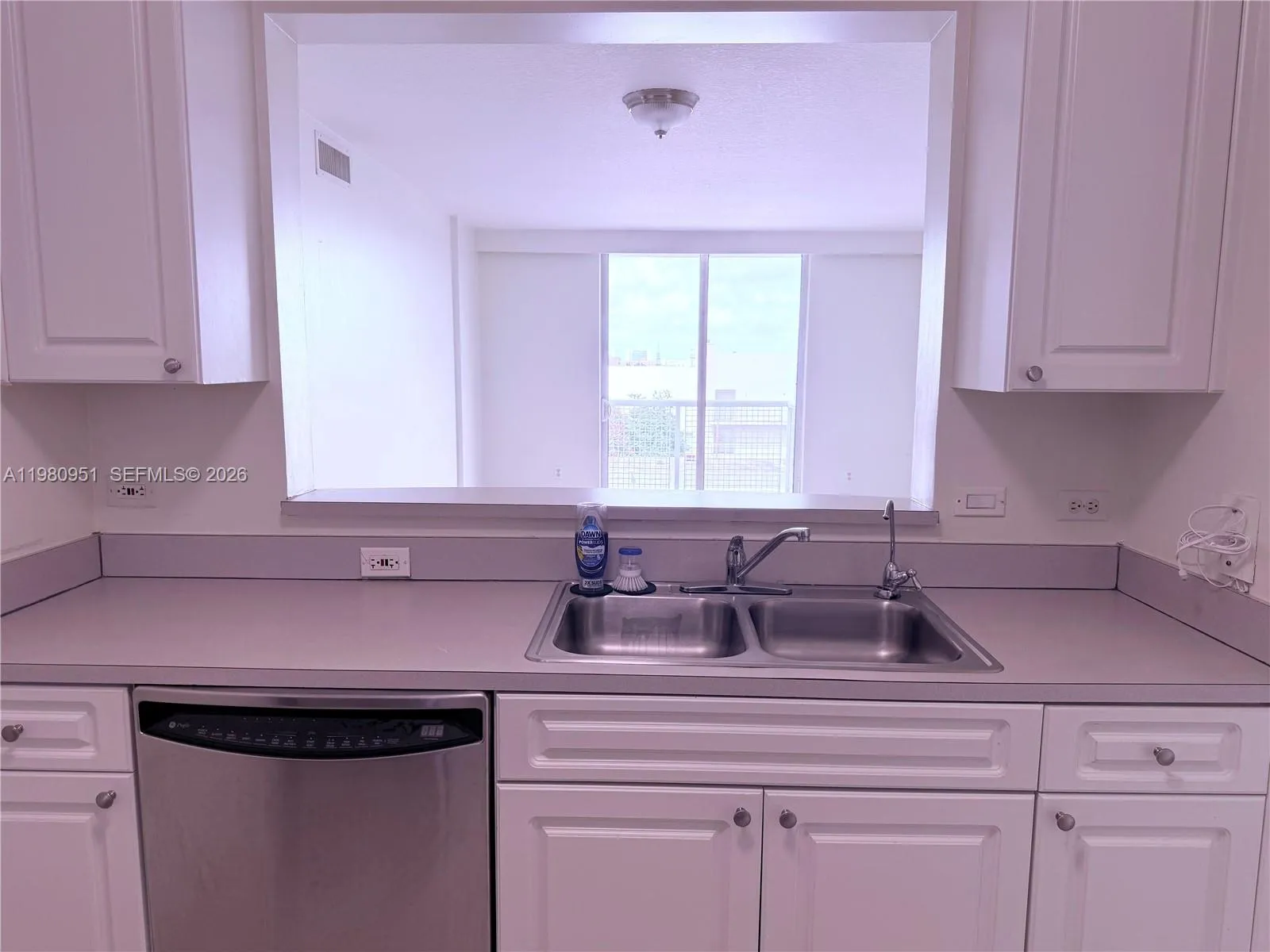 900 Sw 8th St 604, Miami, Florida 33130, Miami, Florida 33130, 2 Bedrooms Bedrooms, ,2 BathroomsBathrooms,Residential Lease,For Rent,900 Sw 8th St 604, Miami, Florida 33130,A11980951