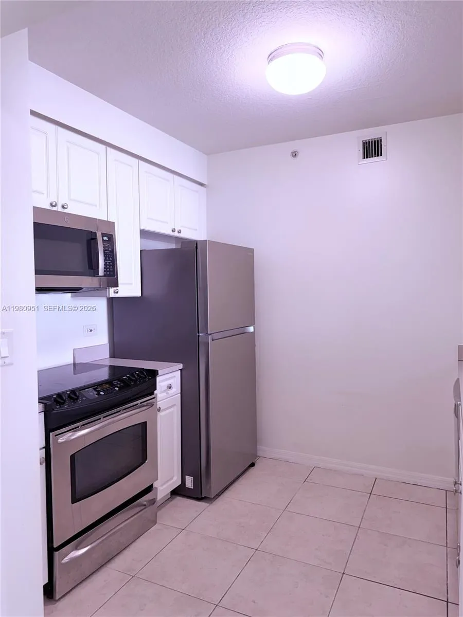 900 Sw 8th St 604, Miami, Florida 33130, Miami, Florida 33130, 2 Bedrooms Bedrooms, ,2 BathroomsBathrooms,Residential Lease,For Rent,900 Sw 8th St 604, Miami, Florida 33130,A11980951