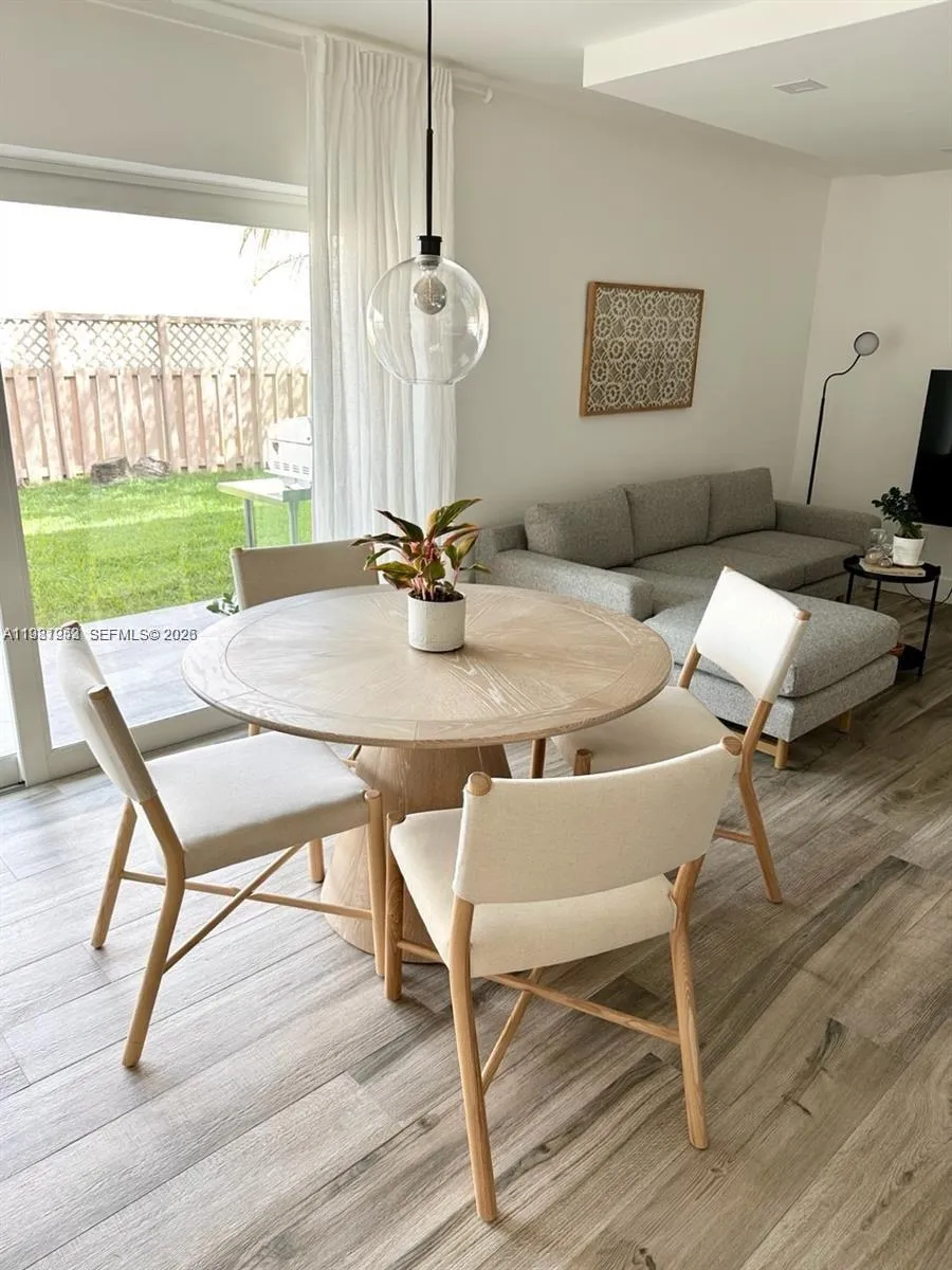 4544 Nw 79th Ave 1f, Doral, Florida 33166, Doral, Florida 33166, 1 Bedroom Bedrooms, ,1 BathroomBathrooms,Residential Lease,For Rent,4544 Nw 79th Ave 1f, Doral, Florida 33166,A11981953