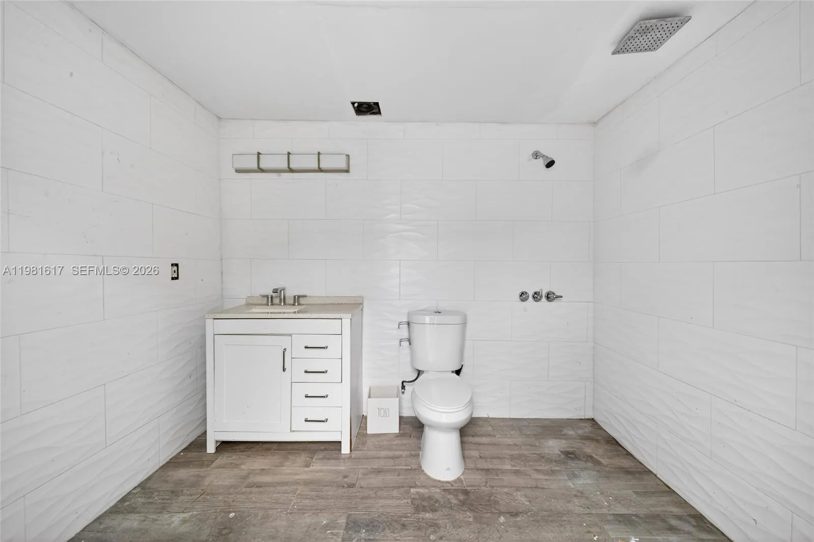 11951 Sw 120th Ter, Miami, Florida 33186, Miami, Florida 33186, 6 Bedrooms Bedrooms, ,4 BathroomsBathrooms,Residential,For Sale,11951 Sw 120th Ter, Miami, Florida 33186,A11981617