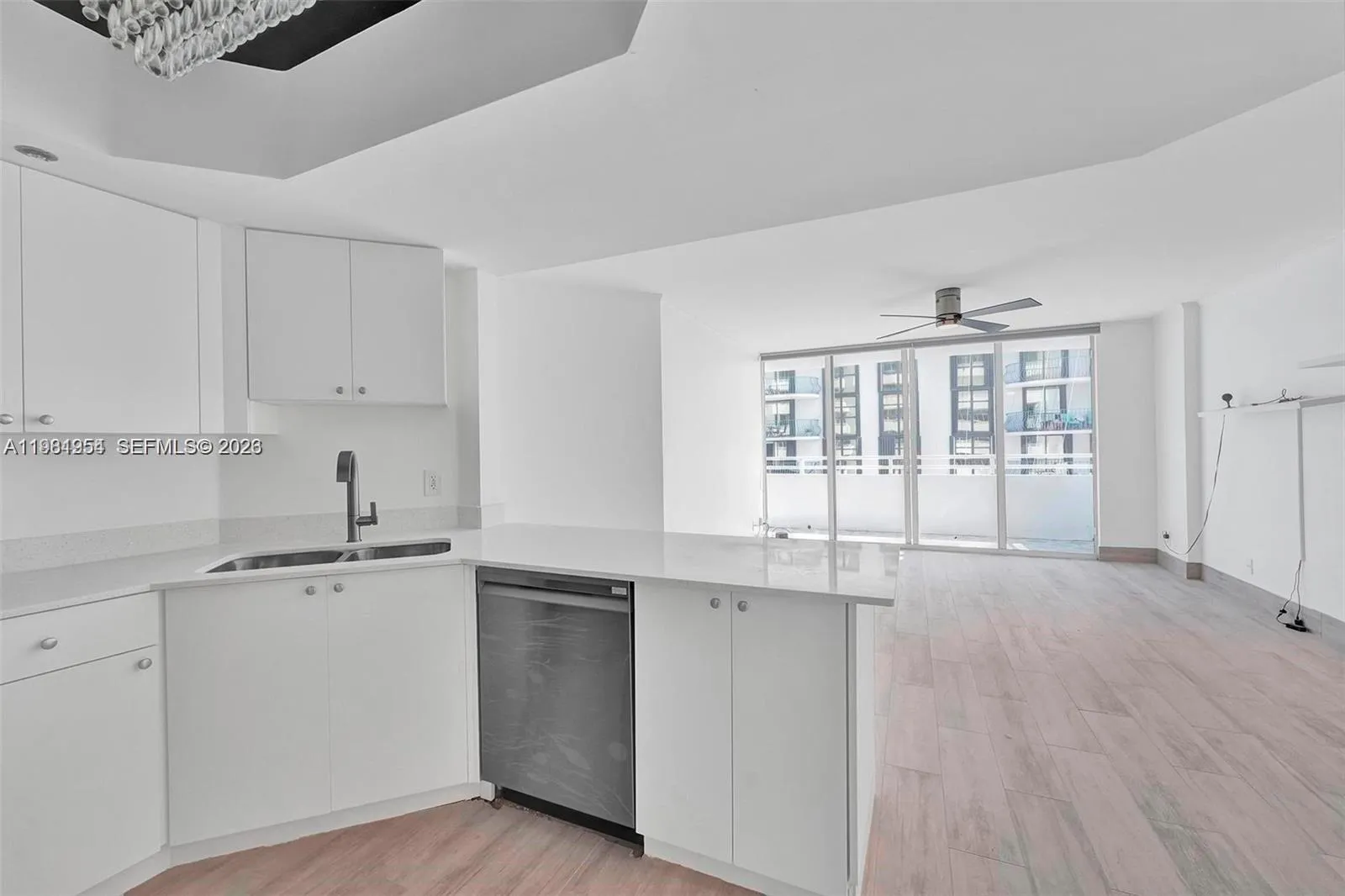 8911 Collins Ave 703, Surfside, Florida 33154, Surfside, Florida 33154, 1 Bedroom Bedrooms, ,1 BathroomBathrooms,Residential Lease,For Rent,8911 Collins Ave 703, Surfside, Florida 33154,A11981954