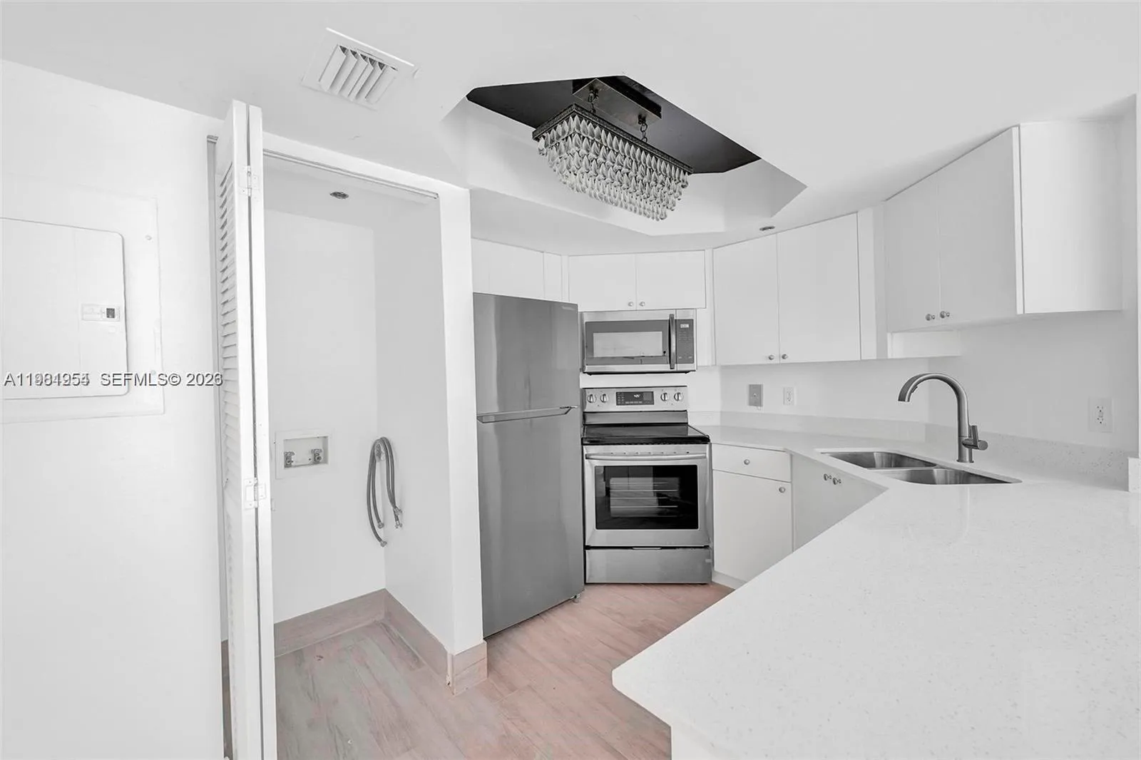 8911 Collins Ave 703, Surfside, Florida 33154, Surfside, Florida 33154, 1 Bedroom Bedrooms, ,1 BathroomBathrooms,Residential Lease,For Rent,8911 Collins Ave 703, Surfside, Florida 33154,A11981954