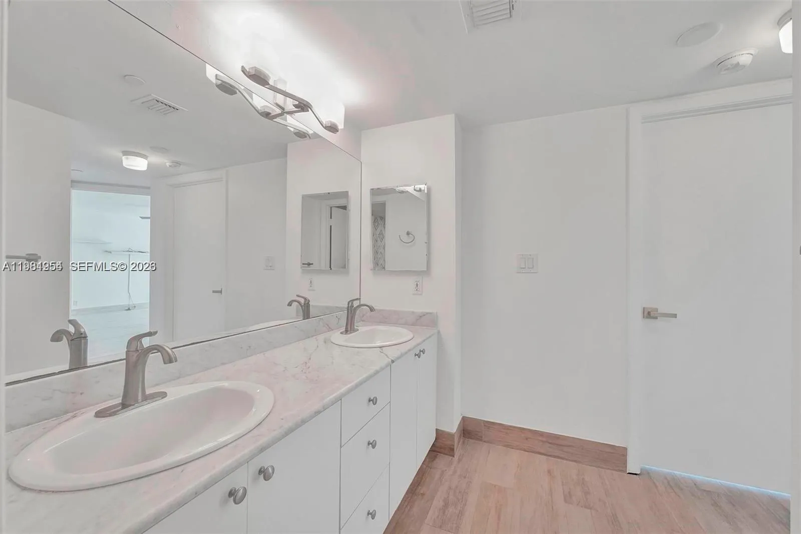 8911 Collins Ave 703, Surfside, Florida 33154, Surfside, Florida 33154, 1 Bedroom Bedrooms, ,1 BathroomBathrooms,Residential Lease,For Rent,8911 Collins Ave 703, Surfside, Florida 33154,A11981954