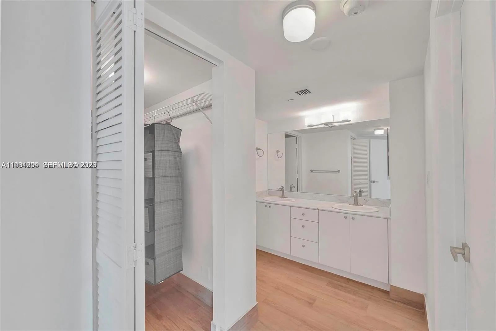 8911 Collins Ave 703, Surfside, Florida 33154, Surfside, Florida 33154, 1 Bedroom Bedrooms, ,1 BathroomBathrooms,Residential Lease,For Rent,8911 Collins Ave 703, Surfside, Florida 33154,A11981954