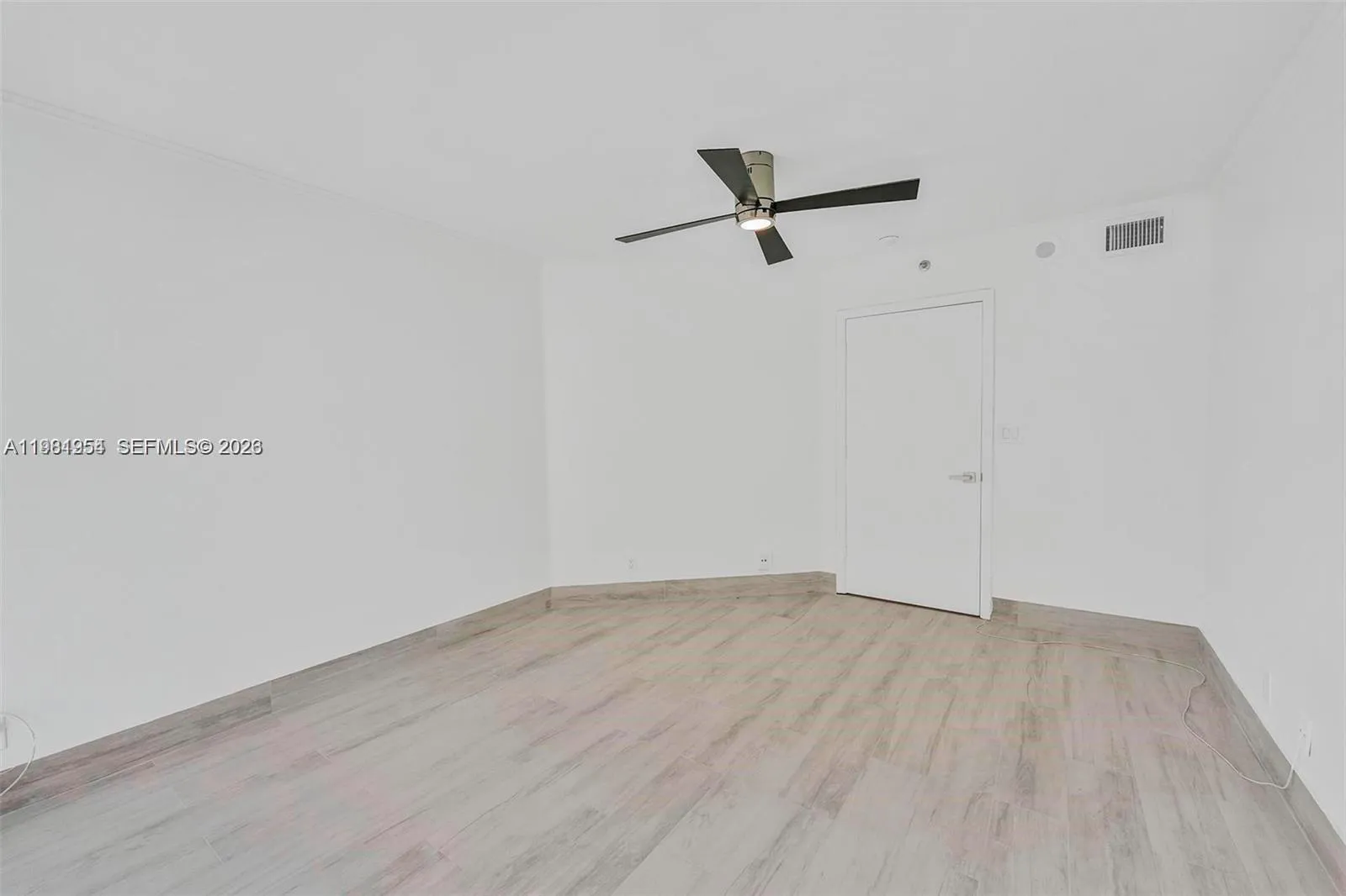 8911 Collins Ave 703, Surfside, Florida 33154, Surfside, Florida 33154, 1 Bedroom Bedrooms, ,1 BathroomBathrooms,Residential Lease,For Rent,8911 Collins Ave 703, Surfside, Florida 33154,A11981954