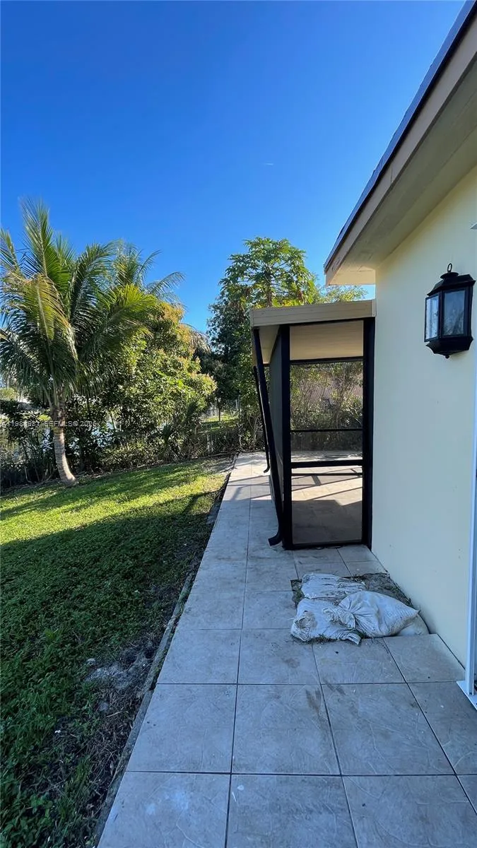 621 Nw 38th Pl, Deerfield Beach, Florida 33064, Deerfield Beach, Florida 33064, 4 Bedrooms Bedrooms, ,2 BathroomsBathrooms,Residential Lease,For Rent,621 Nw 38th Pl, Deerfield Beach, Florida 33064,A11981981